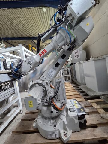 Robot przemysłowy ABB IRB 2600