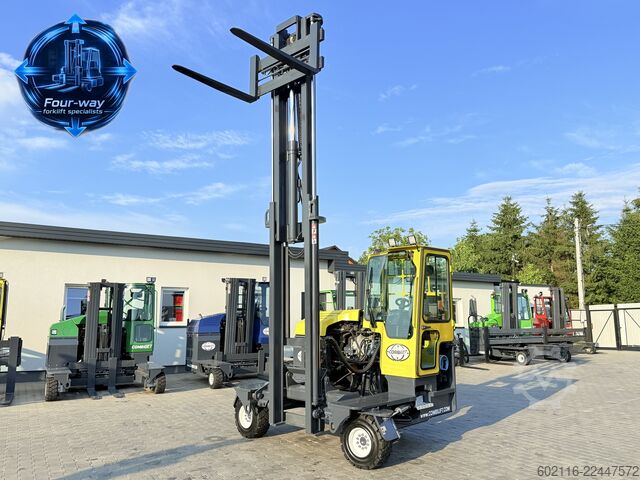 Carrello elevatore a 4 direzioni Combilift C3000XL GAS DUPLEX 4550 FORK POSITIONER