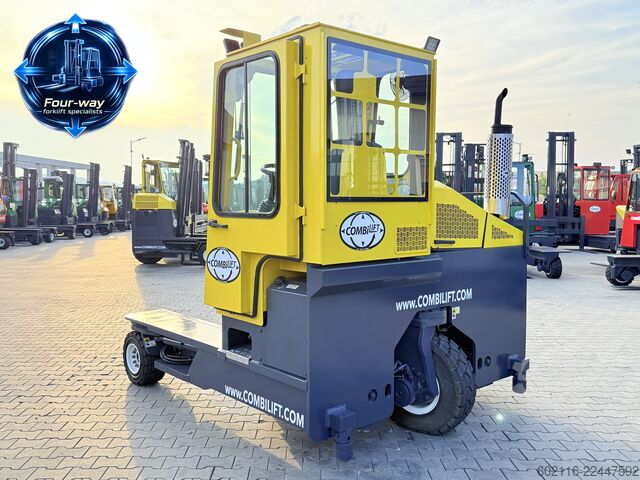 Carrello elevatore a 4 direzioni Combilift C4000 DIESEL TRIPLEX 6000 FORK POSITIONE