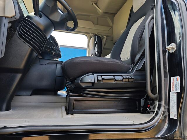 Τυπική μονάδα τράκτορα FORD F-MAX LUX LED, Intarder, Standklima, RDKS, Voll