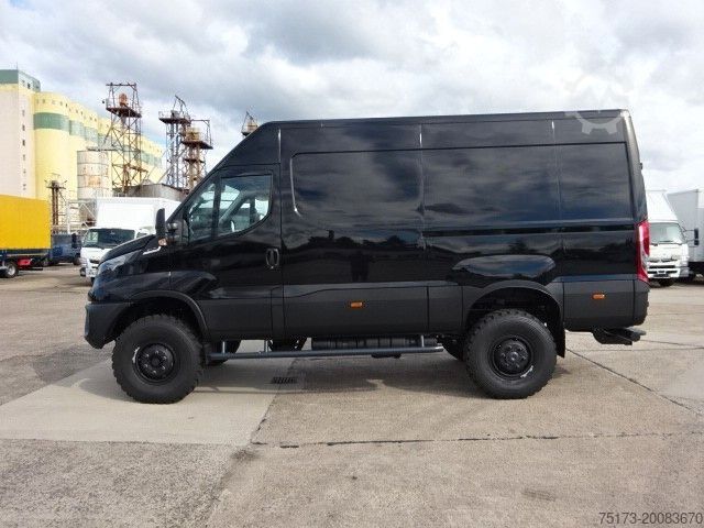 Hög tak skåpbil IVECO Daily Kasten 55S 18HA8 V WX 4x4