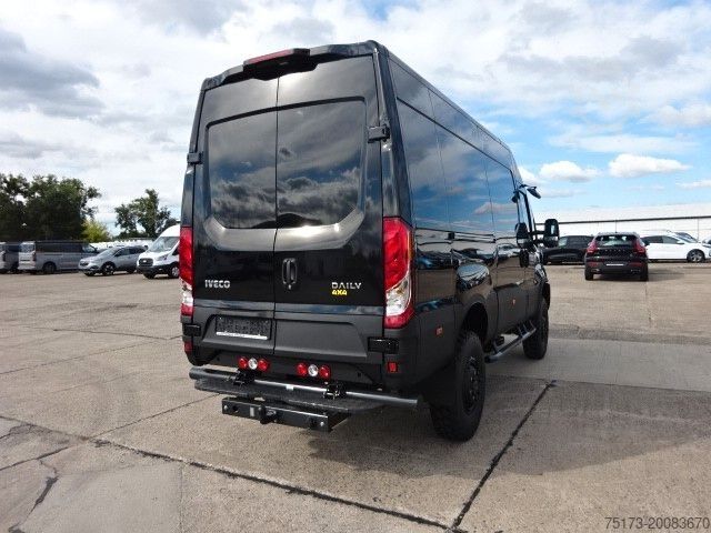 Hög tak skåpbil IVECO Daily Kasten 55S 18HA8 V WX 4x4