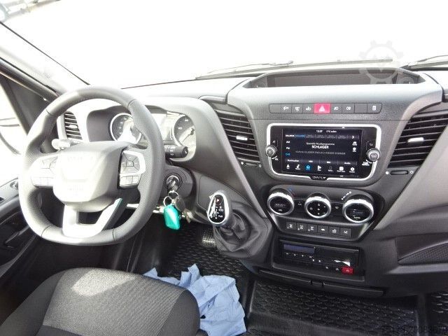 Hög tak skåpbil IVECO Daily Kasten 55S 18HA8 V WX 4x4