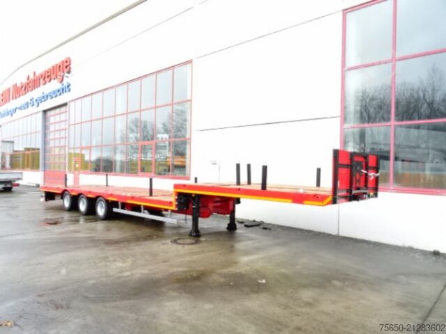 Low loader semitrailer Möslein STO 3 Schwebheim  3 Achs Satteltieflader Plato