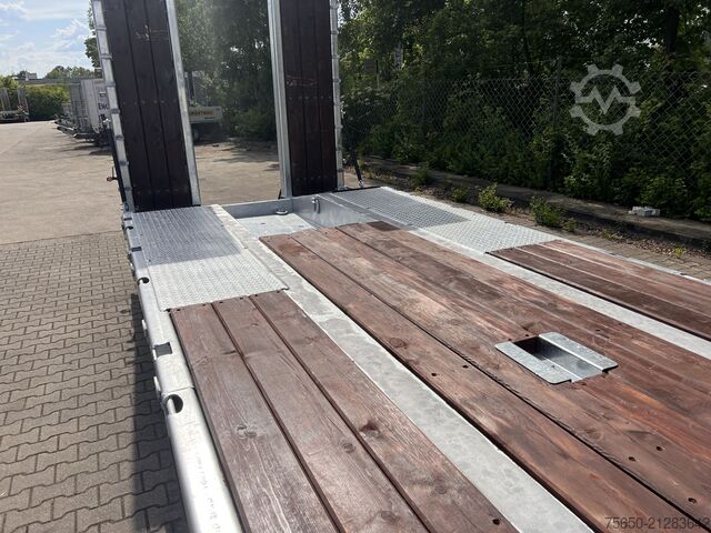 Low loader trailer Möslein T4 VB H1 gerade  neuer 4 Achs Tieflader gerade hydraulischen Rampen