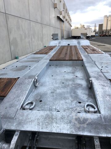 Low loader trailer Möslein T 4 VB H1  neuer 4 Achs Tieflader hydraulischen Rampen