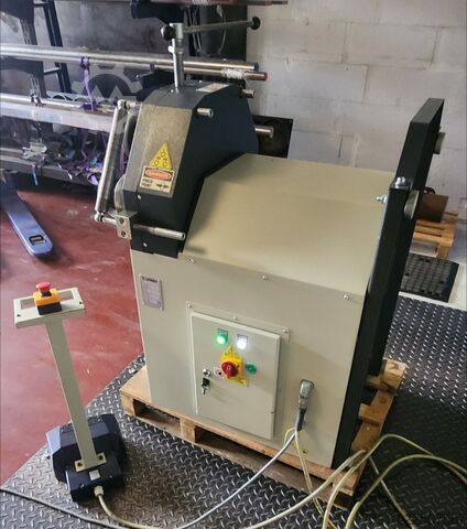 Curvadora de tubos Sahinler PK 35