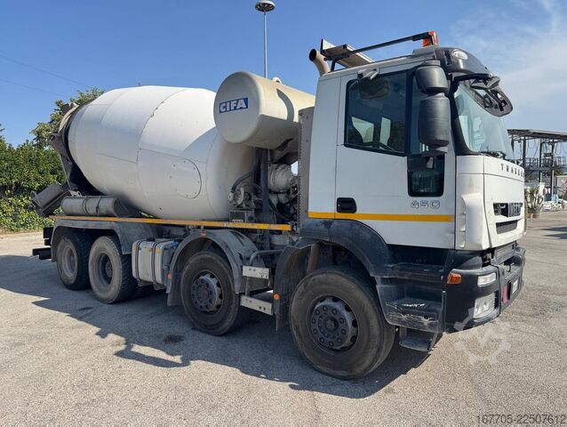 Betonmixer vrachtwagen Iveco Trakker 450