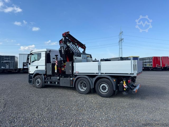 Vrachtauto met open laadbak MAN 26.470 6x4-4 Hydrodrive Fassi Kran F545 Jib