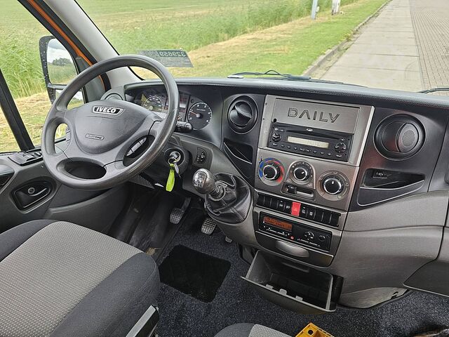 Nákladní automobil s plošinou a jeřábem IVECO DAILY 50C17 3.0ltr Palfinger