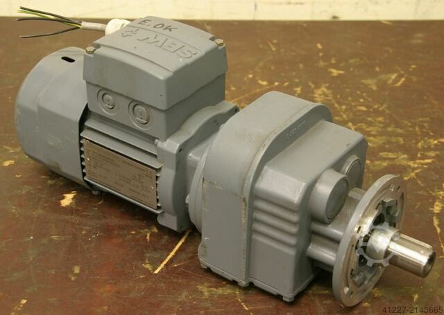 Moteur à engrenages 0,25 kW 55 tr/min SEW EURODRIVE RF27 DRM/BR/Z/IS