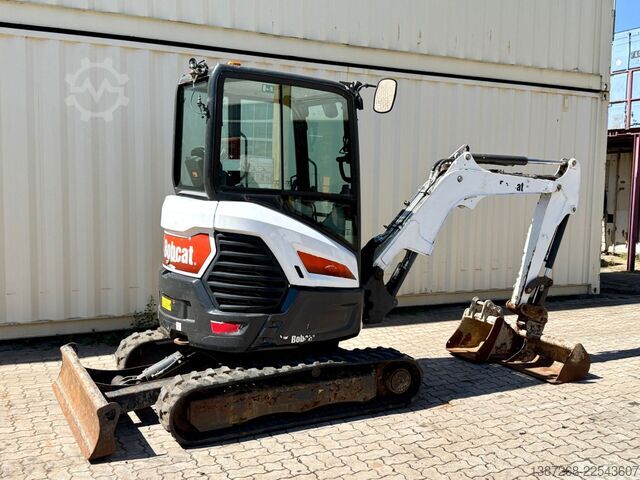 Μίνι εκσκαφέας BOBCAT E26 / 2021 BJ / 2 x Löffel / 2.187