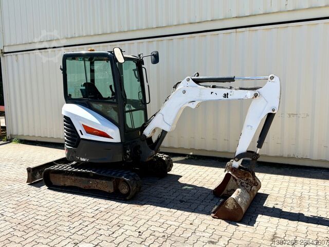 Μίνι εκσκαφέας BOBCAT E26 / 2021 BJ / 2 x Löffel / 2.187