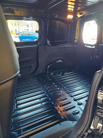 Panel van OPEL Combo E Cargo - e Basis 11-KW Charger Glas