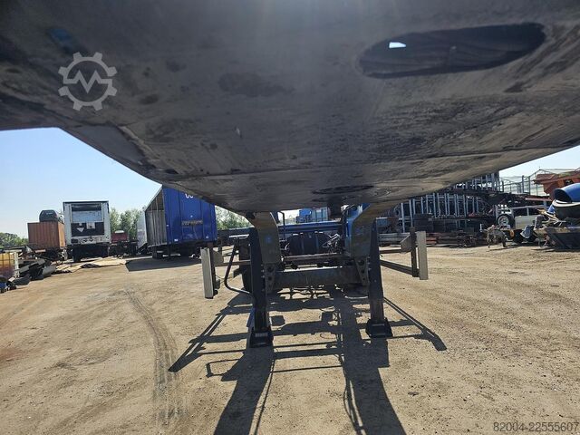 Transport von Containern HRD NT CON.40 foot extendible chassis  2 x 20 foot ...