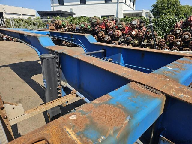 Containervervoer HRD NT CON.40 foot extendible chassis  2 x 20 foot ...