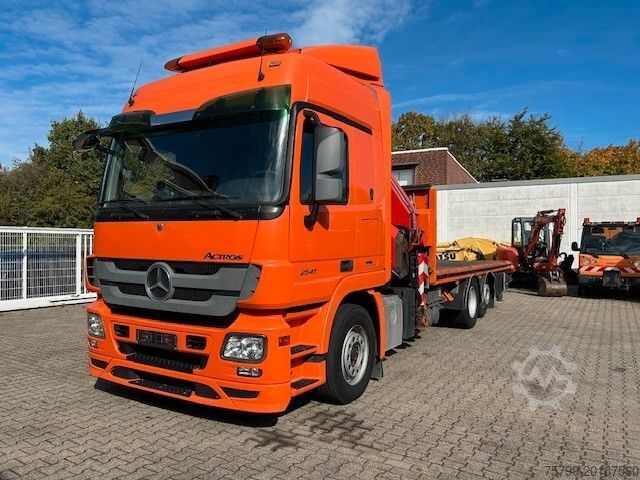 Grúa montada en camión MERCEDES-BENZ 2541 Actros Plattform + FASSI Kran 6X2