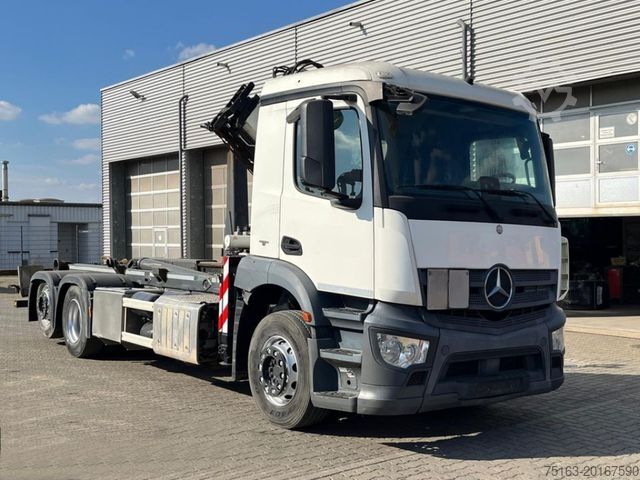 Abrollkipper MERCEDES-BENZ Antos 2543 L 6x2 Abrollkipper mit Kran Funk+Grei