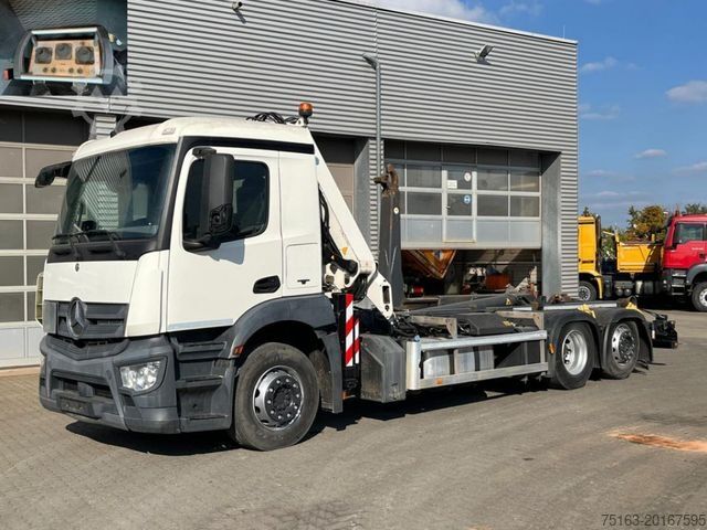 Autokran MERCEDES-BENZ Antos 2543 L 6x2 Abrollkipper mit Kran Funk+Grei