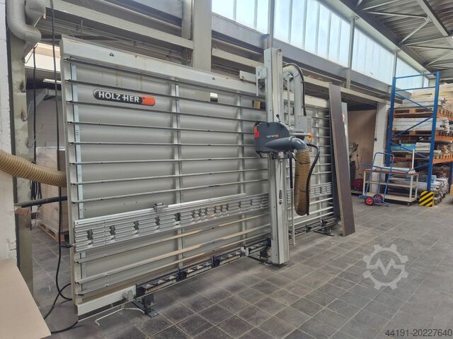 Ferăstrău pentru panouri în picioare Holz Her 1255