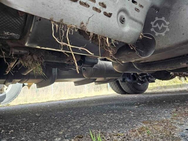 Standard nyergesvontató IVECO 490 S-Way mit kleinem Unfallschaden, Retarder