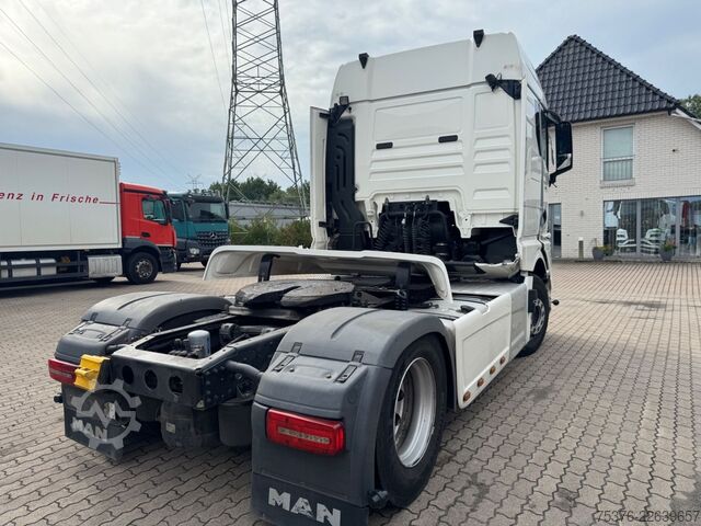 Standardni tegljač MAN TGX 18.510 beschädigt /damaged