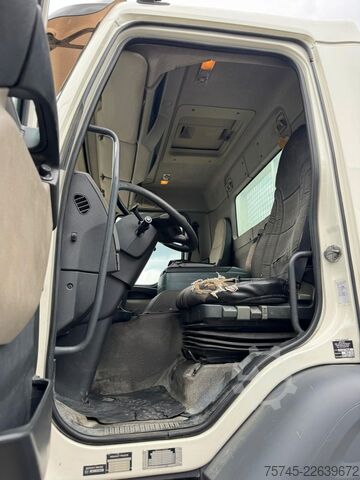 Vrachtauto met open laadbak RENAULT KERAX 460 * PRITSCHE * HMF KRAN 10,2N M *8 X 4*