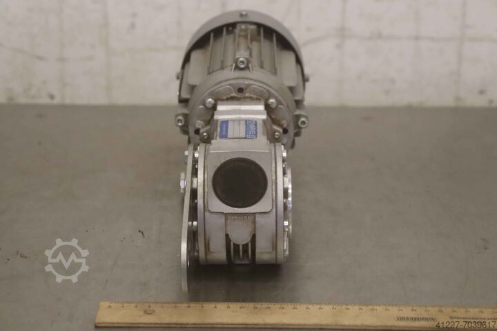 Motoréducteur : 0,18 kW 135 tr/min Varvel FRS40/PC 19MM  IEC63B14