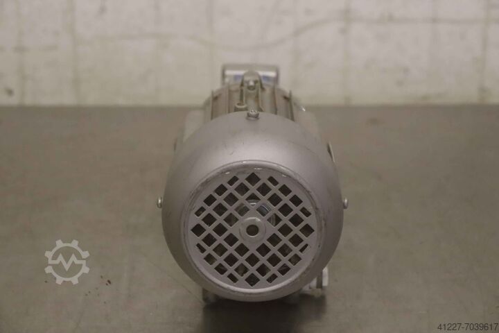 Motoréducteur : 0,18 kW 135 tr/min Varvel FRS40/PC 19MM  IEC63B14