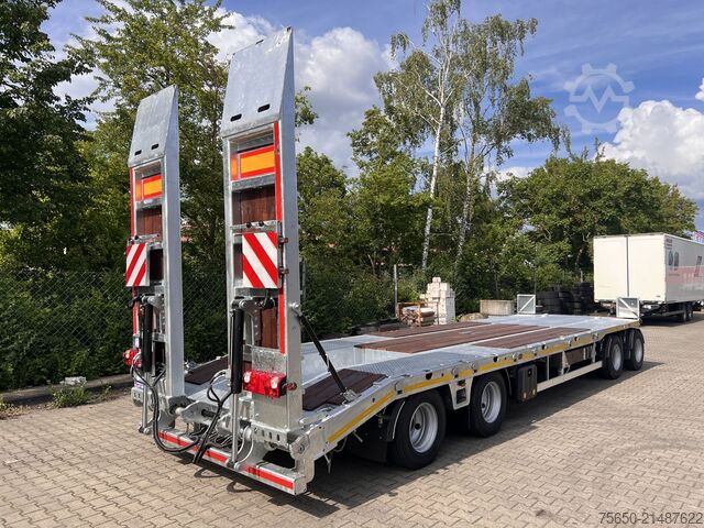Lågbyggd trailer Möslein T4 VB H1 gerade  neuer 4 Achs Tieflader gerade hydraulischen Rampen