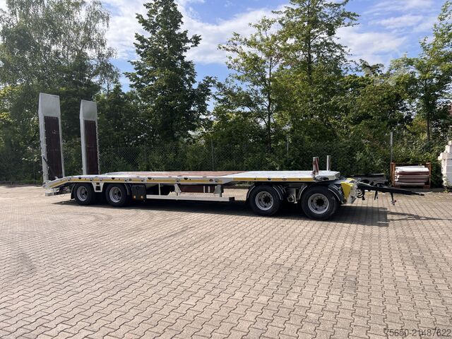 Lågbyggd trailer Möslein T4 VB H1 gerade  neuer 4 Achs Tieflader gerade hydraulischen Rampen