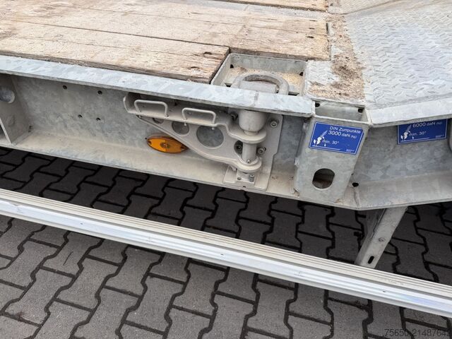 Lågbyggd trailer Humbaur HTD 30  3 Achs Tiefladeranhänger, Wenig Benutzt
