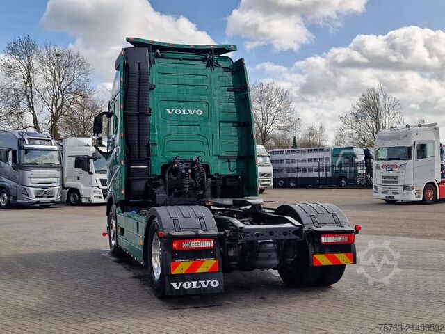 Standard-SZM Volvo FH 500 XL - full air - retarder - costum interi...