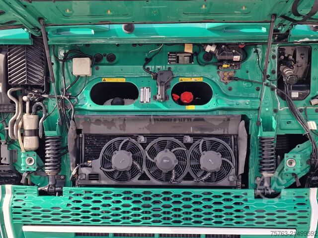 Standard-SZM Volvo FH 500 XL - full air - retarder - costum interi...