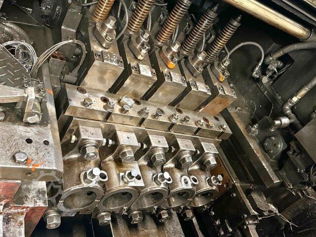 5 matrizes - prensa de 5 tempos SAKAMURA BPF560S