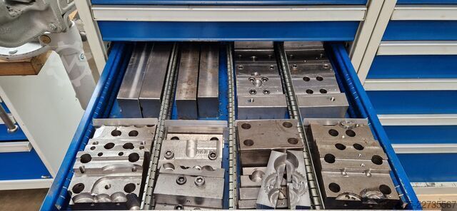 Verticale bewerkingscentrum Mikron mit 14768 Spindelstunden VCE1400+