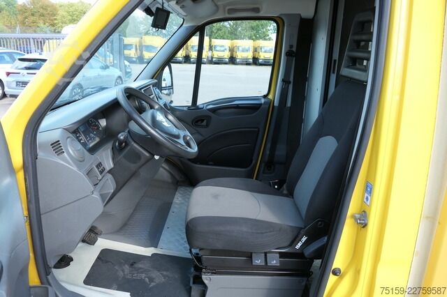 Furgoneta caja iveco Daily 35 S11 C30C KURZ AUTOMATIK KAMERA Regale LUFT DURCHGANG EURO-5 CoC