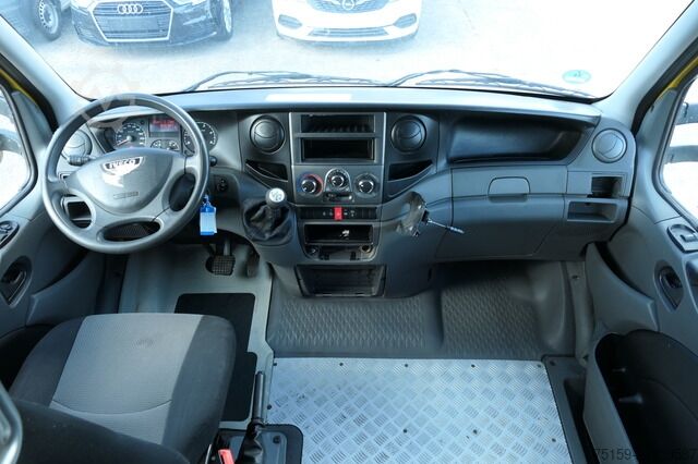 Furgoneta caja iveco Daily 35 S11 C30C KURZ AUTOMATIK KAMERA Regale LUFT DURCHGANG EURO-5 CoC