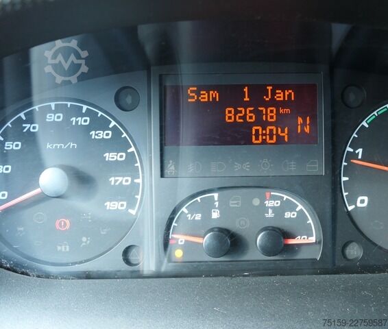Furgoneta caja iveco Daily 35 S11 C30C KURZ AUTOMATIK KAMERA Regale LUFT DURCHGANG EURO-5 CoC