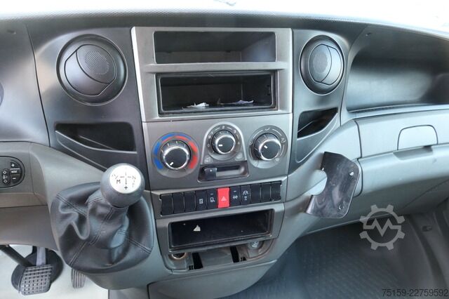 Furgoneta caja iveco Daily 35 S11 C30C KURZ AUTOMATIK KAMERA Regale LUFT DURCHGANG EURO-5 CoC