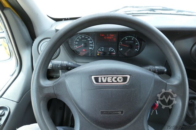 Furgoneta caja iveco Daily 35 S11 C30C KURZ AUTOMATIK KAMERA Regale LUFT DURCHGANG EURO-5 CoC
