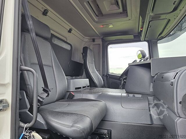 Gesloten bak SCANIA P360 6x2*4
