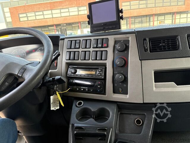 Chladírenská/mrazírenská přeprava Volvo FL 240 + THERMO KING + CHEREAU + EURO 5 + LIFT