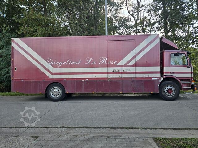 Autocarro con cassone SCANIA 93M  250  /  BLATT feder/  ALU Koffer