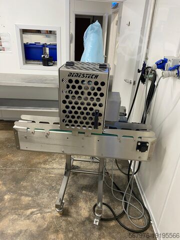 Deksel applicator Denestech Mobile lidding applicator with Denester