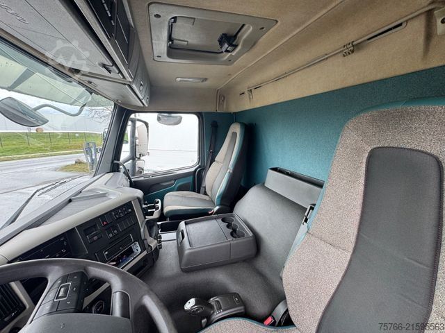 Plattewagen met zeil VOLVO FM 410 / LBW / 2 x AHK / LENKACHSE / 19 PAL