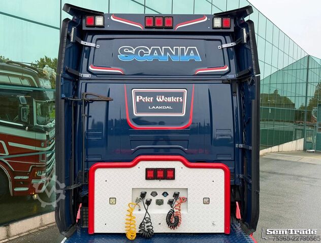 Standard tractor unit SCANIA S520 V8 NGS FULL OPTIONS RETARDER 2x TANKS SPECI