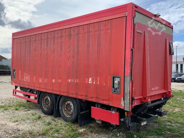 Remolque para bebidas SPIER ZGL290 Tandem SafeServer Getränke_ LBW_ 6.60m