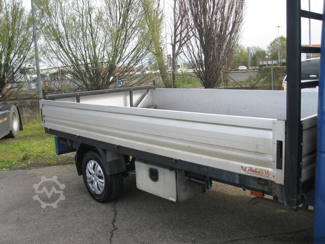 Furgão com caixa de carga Opel Movano B