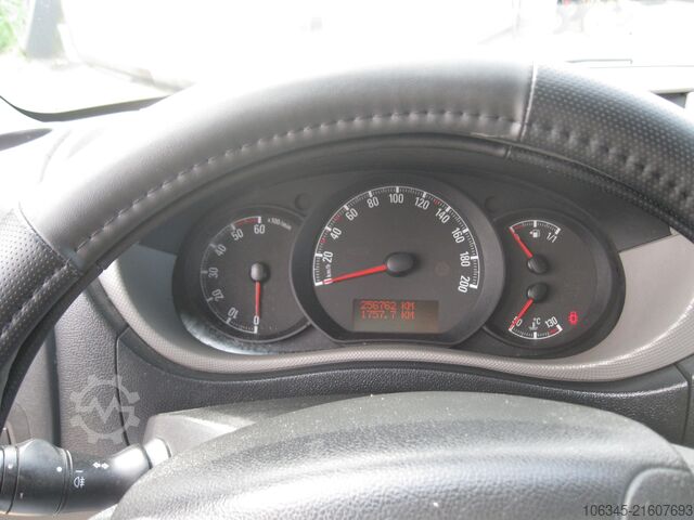 Furgão com caixa de carga Opel Movano B